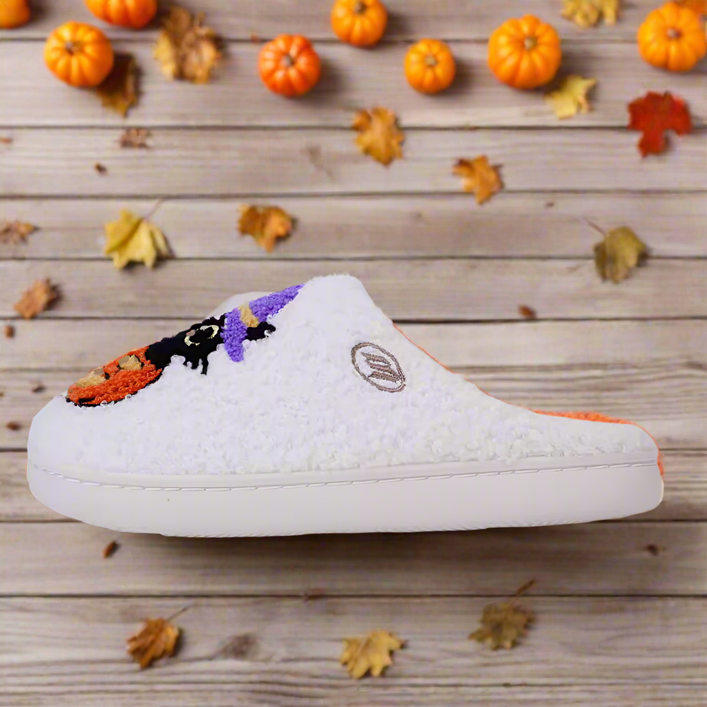 Black Cat Halloween Slippers – Cute Pumpkin Witch Slippers, Fluffy Indoor Shoes, Cozy Fall Bedroom Gift, Spooky Plush House Slippers